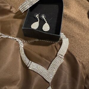 Elegant Silver Jewelry Set